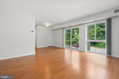 6151 Edsall Rd unit K, Alexandria, VA 22304 - photo 3