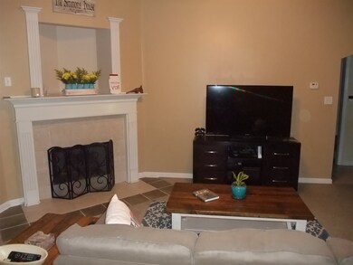 Great Room: Photo 2