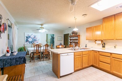 208 Maple St, Fredericksburg, TX 78624 - photo 6