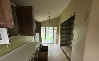 M PANTRY AND BREAKFAST NOOK