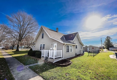 813 E 9th St, Auburn, IN 46706 - photo 2