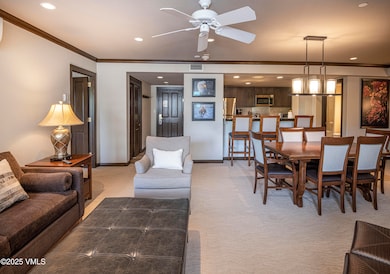 St-James-PlL-Web_12 units lr-dr-kit