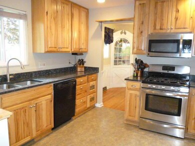 1271 Yellowwood Dr, Columbus, OH 43229 - photo 2