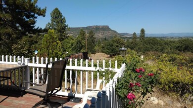 8025 Gold Ray Rd, Central Point, OR 97502 - photo 4