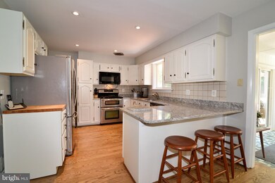 10707 Ames St, Fairfax, VA 22032 - photo 5