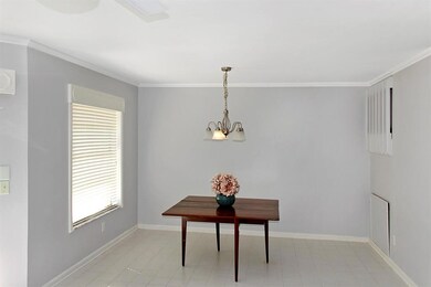 1471 Lake Mango Living Room