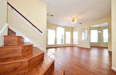 15410 Oak Lake Glen Dr, Sugar Land, TX 77498 - photo 4