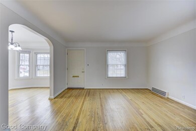 960 Columbia Rd, Berkley, MI 48072 - photo 2