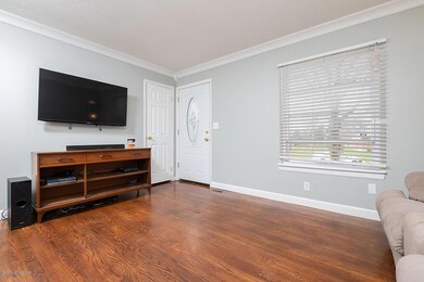 9019 Cinderella Ln, Louisville, KY 40229 - photo 5