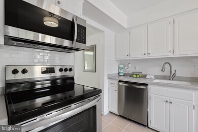 2923 Cashel Ln, Vienna, VA 22181 - photo 2