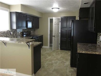 1132 Comfort St, Lansing, MI 48915 - photo 4