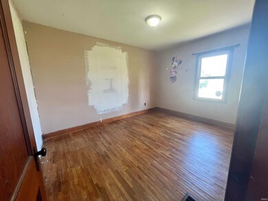 49 3rd St SE, Linton, IN 47441 - photo 7