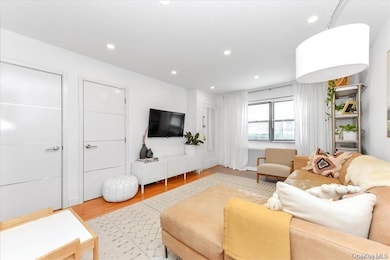 144-11 77th Rd unit A, Flushing, NY 11367 - photo 3