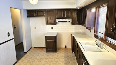 4413 Box Elder Ln, Rockford, IL 61109 - photo 2