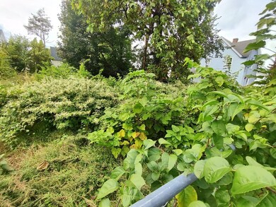 W S Logan St, Springfield, MA 01109 - photo 3