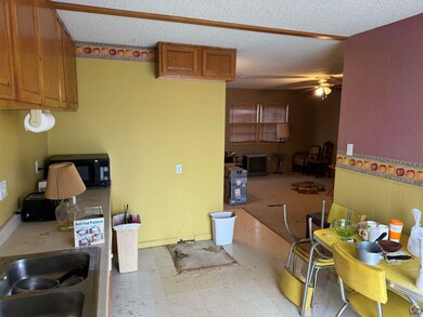 3636 SW 38th St, Topeka, KS 66610 - photo 5