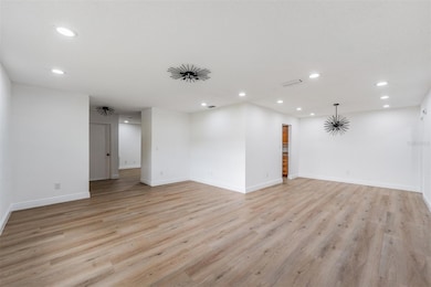 9504 W Cluster Ave, Tampa, FL 33615 - photo 5