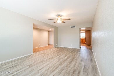 303 E Ellis Dr, Tempe, AZ 85282 - photo 3