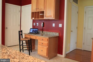 5928 Moonbeam Dr, Woodbridge, VA 22193 - photo 2