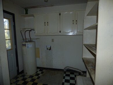 619 Tyler Ave, Tylertown, MS 39667 - photo 5