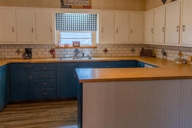 113 W Russell Ave, Bonham, TX 75418 - photo 6