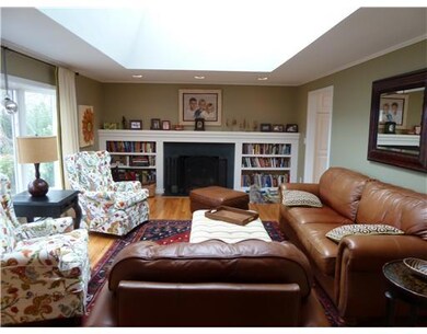 22 Knapton St, Barrington, RI 02806 - photo 2