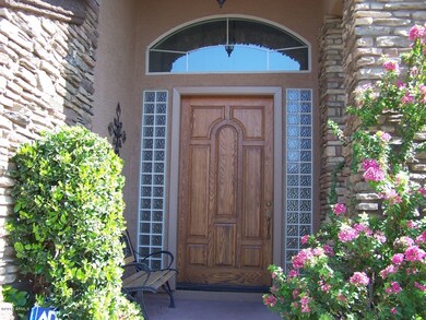 Beautiful and enviting entry