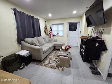 37 Beachway Ave unit 3, Keansburg, NJ 07734 - photo 4