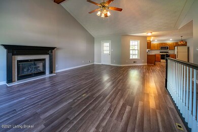 7800 Cecilia Way, Louisville, KY 40219 - photo 5