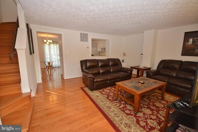 7407 Aspenpark Rd, Lorton, VA 22079 - photo 3