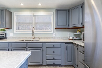 8 Rochester Ln, Concord, NH 03301 - photo 5