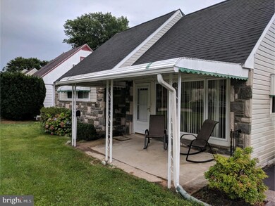 908 Hawthorne Ave, Secane, PA 19018 - photo 2