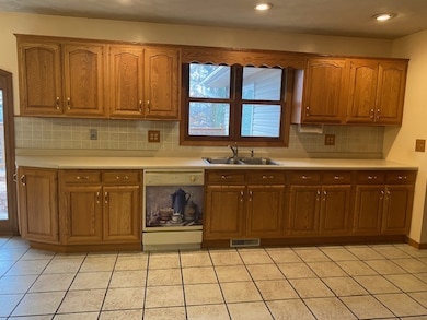 11357 Woody Walker Hill, Mc Nabb, IL 61335 - photo 5