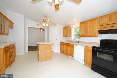 4751 Flanders Ln, Harwood, MD 20776 - photo 7