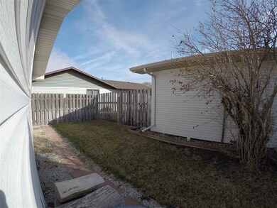 3911 W Redwood Dr, North Platte, NE 69101 - photo 6