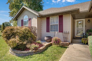 1813 Edgewood Dr, Aurora, MO 65605 - photo 4