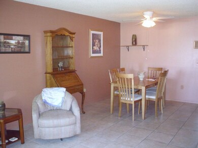 11117 W Desert Butte Dr unit 202, Sun City, AZ 85351 - photo 2