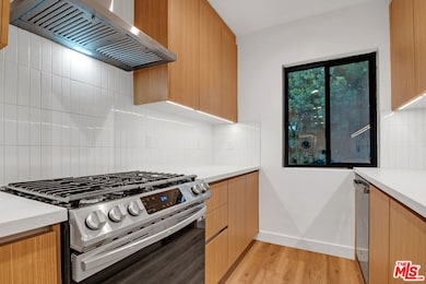 950 Havenhurst Dr unit 6, West Hollywood, CA 90046 - photo 7