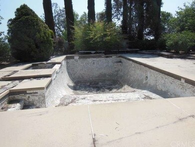 HELP!  Huge pool, but it needs help!  drained to k