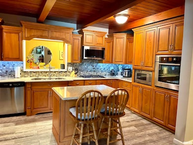 526 Edgewood Dr, Quincy, IL 62301 - photo 3