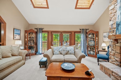 18675 Saint Andrew Ln unit B, Brookfield, WI 53045 - photo 3