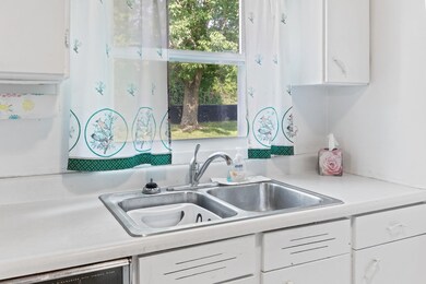 1171 Dale Cir, Harrisonburg, VA 22801 - photo 3