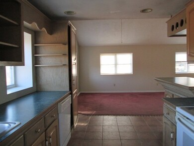 136 Charlton St, Oxford, MA 01540 - photo 6