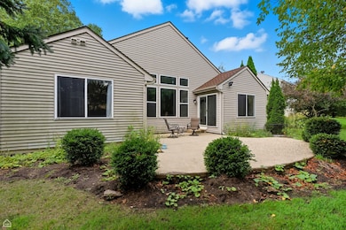 2008 Crooked Tree Ct, McHenry, IL 60050 - photo 2