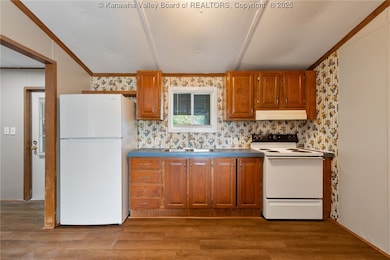 1402 3rd St, Milton, WV 25541 - photo 5