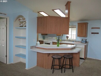 1111 SE 3rd Ave unit 40, Canby, OR 97013 - photo 6