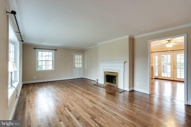 527 Hampton Ln, Towson, MD 21286 - photo 5