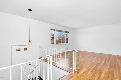 56 Cambridge Dr, Greenwich, CT 06831 - photo 3