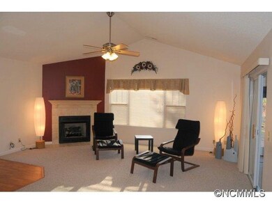 68 Winter Wren Cir, Hendersonville, NC 28792 - photo 3