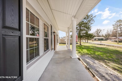 119 Baumgartner Rd, Harriman, TN 37748 - photo 4